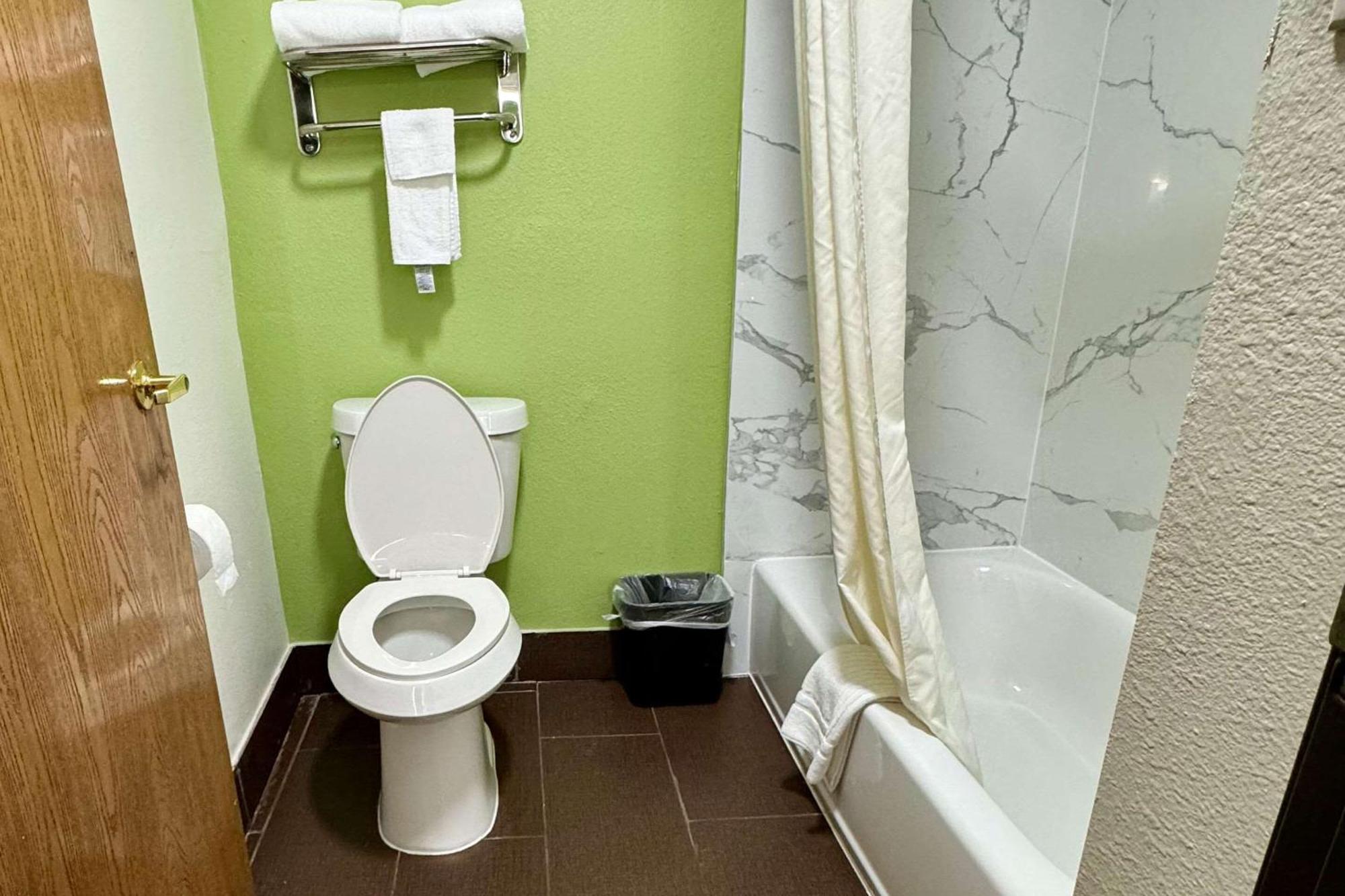 Quality Inn Sulphur Esterno foto