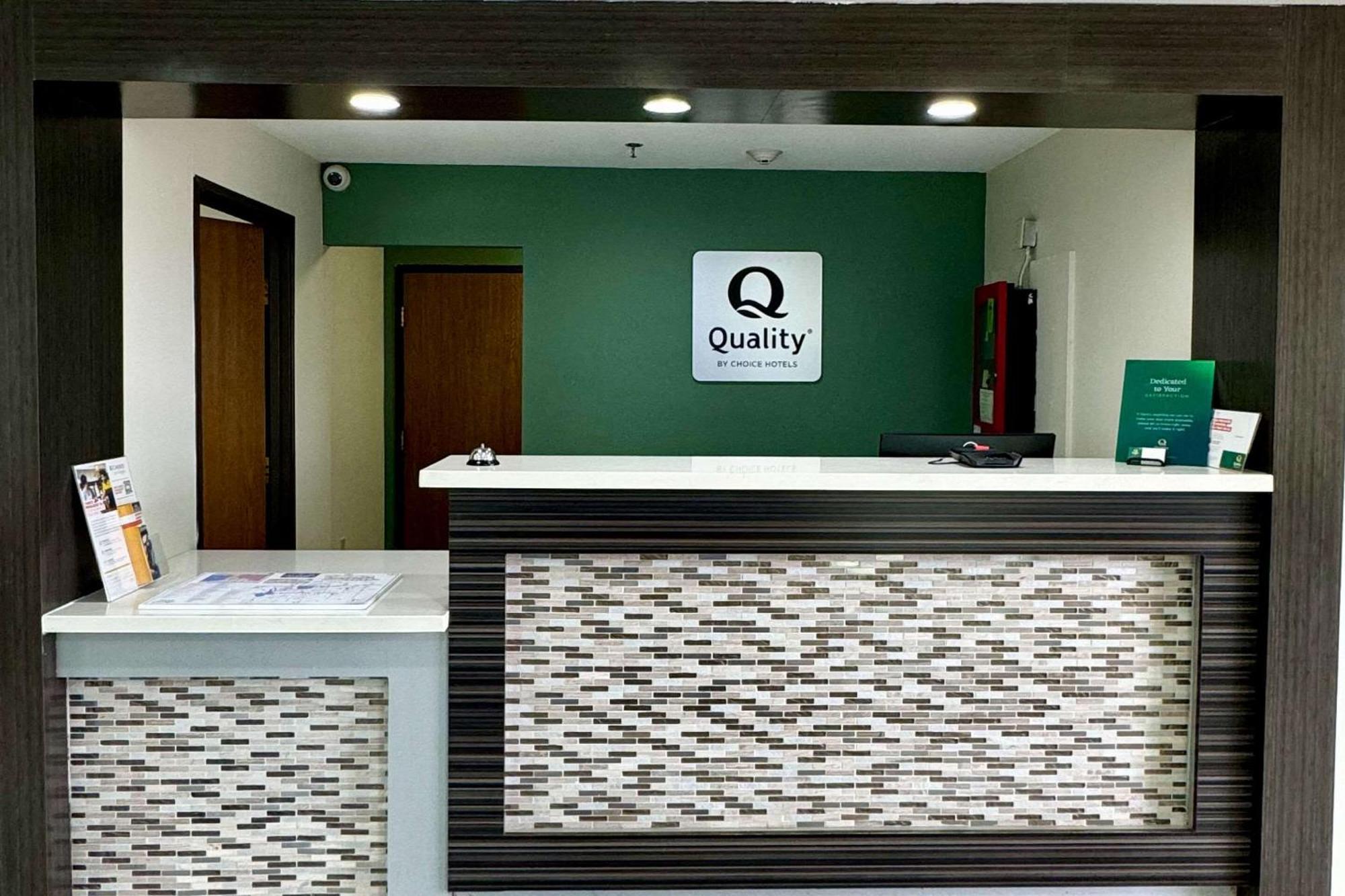 Quality Inn Sulphur Esterno foto