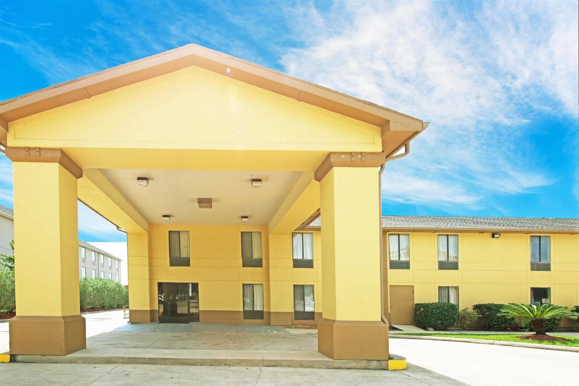 Quality Inn Sulphur Esterno foto
